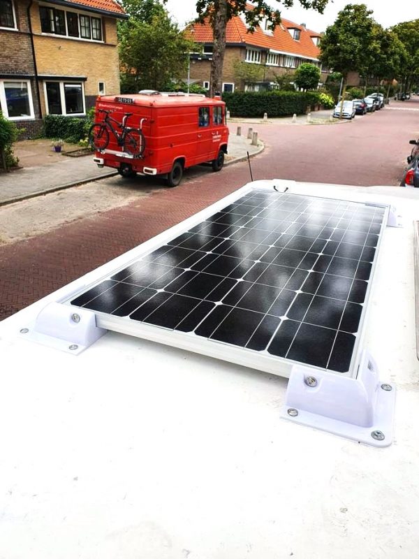 zonnepanelen camper installatie op locatie